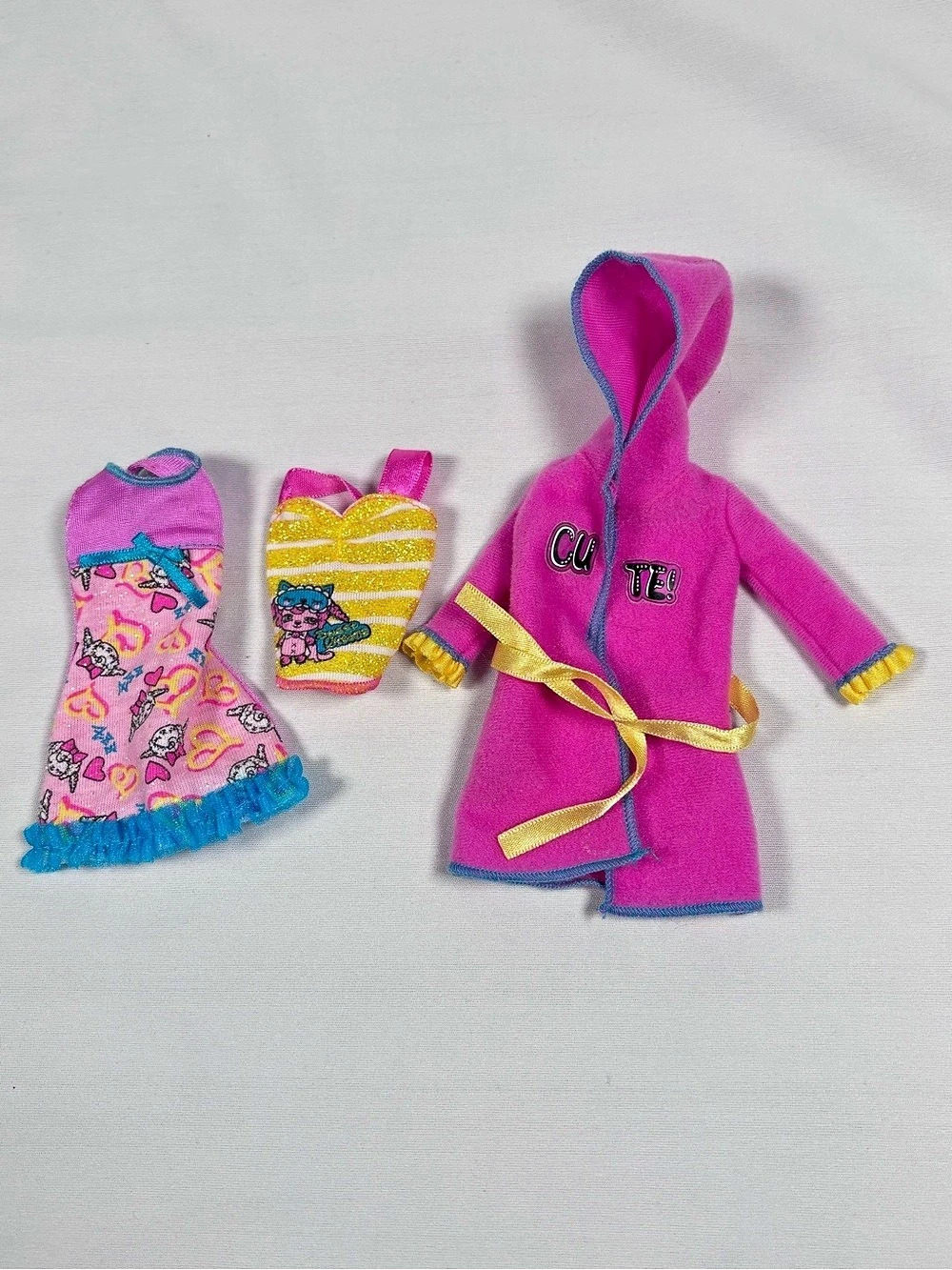 Bratz Slumber Party Fashion Outfit Pieces Pink & Yellow